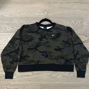 Nike Black/Green Camouflage Cropped Oversized Sweater